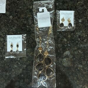 Three piece jewelry set